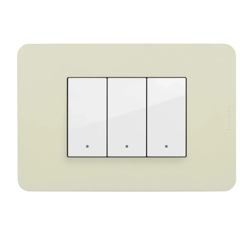 Nieuw Placca 3 moduli Bticino MatixGO tecnopolimero Avorio